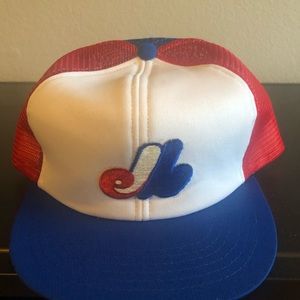 Unique Vintage Expos trucker hat!